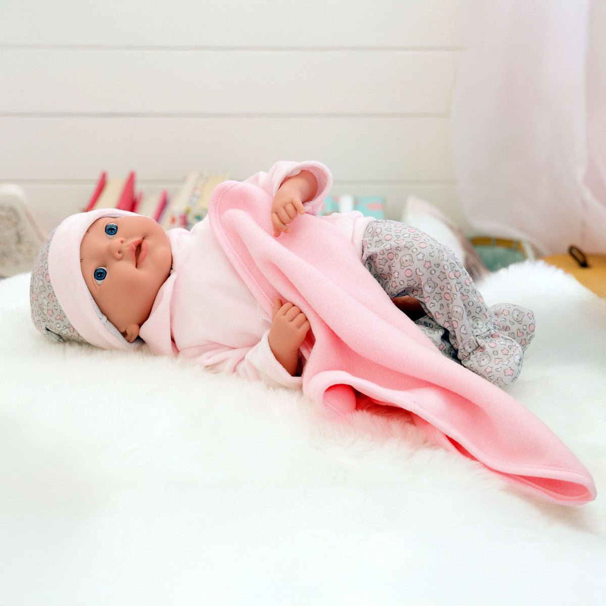First Word Baby 38cm  Ljósbleik föt