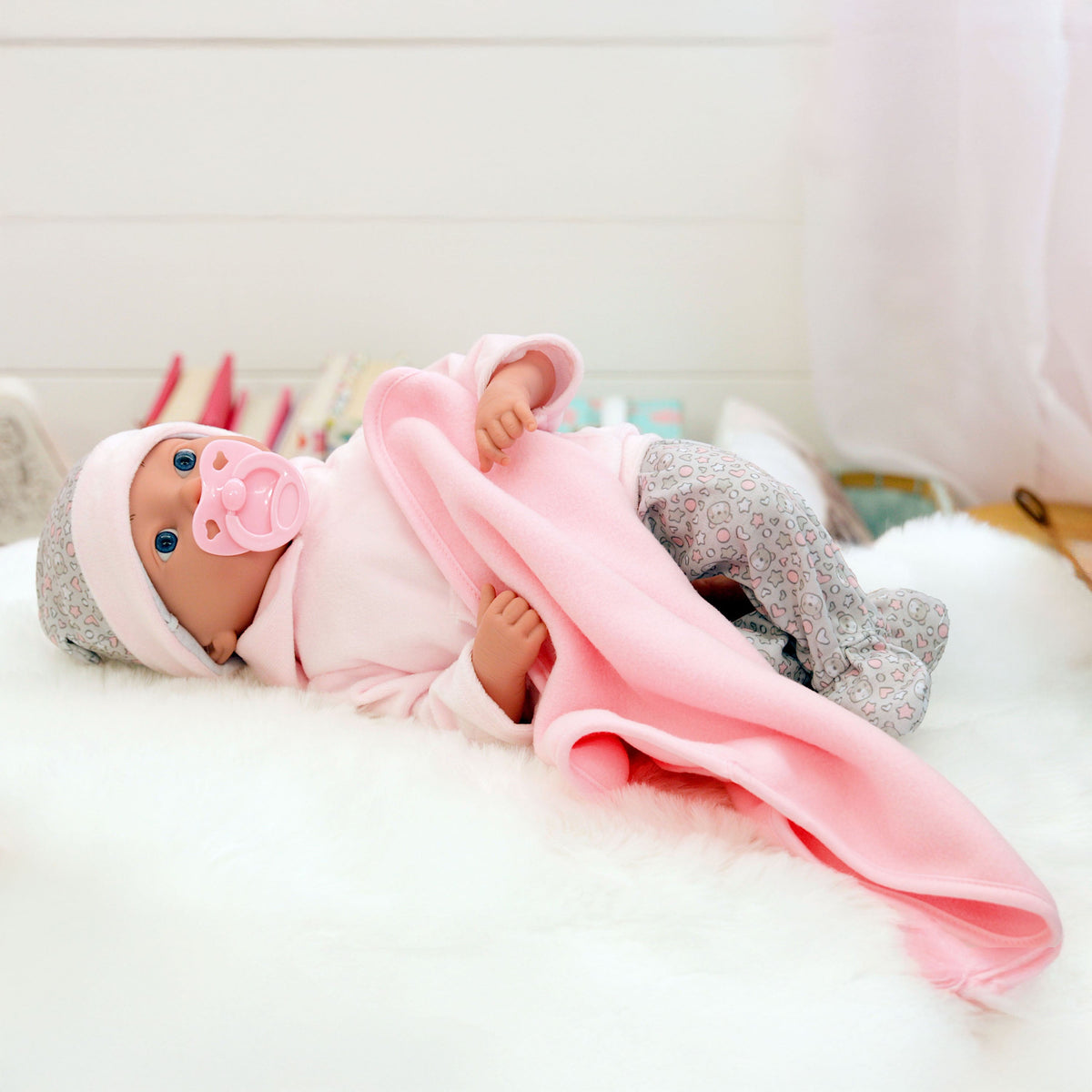 First Word Baby 38cm  Ljósbleik föt