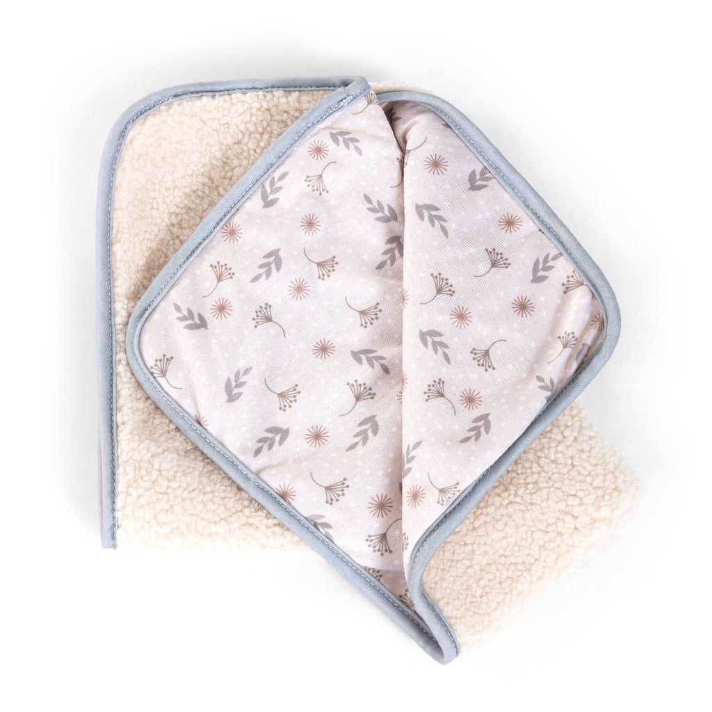 Reborn dúkka 38cm beige föt og teppi
