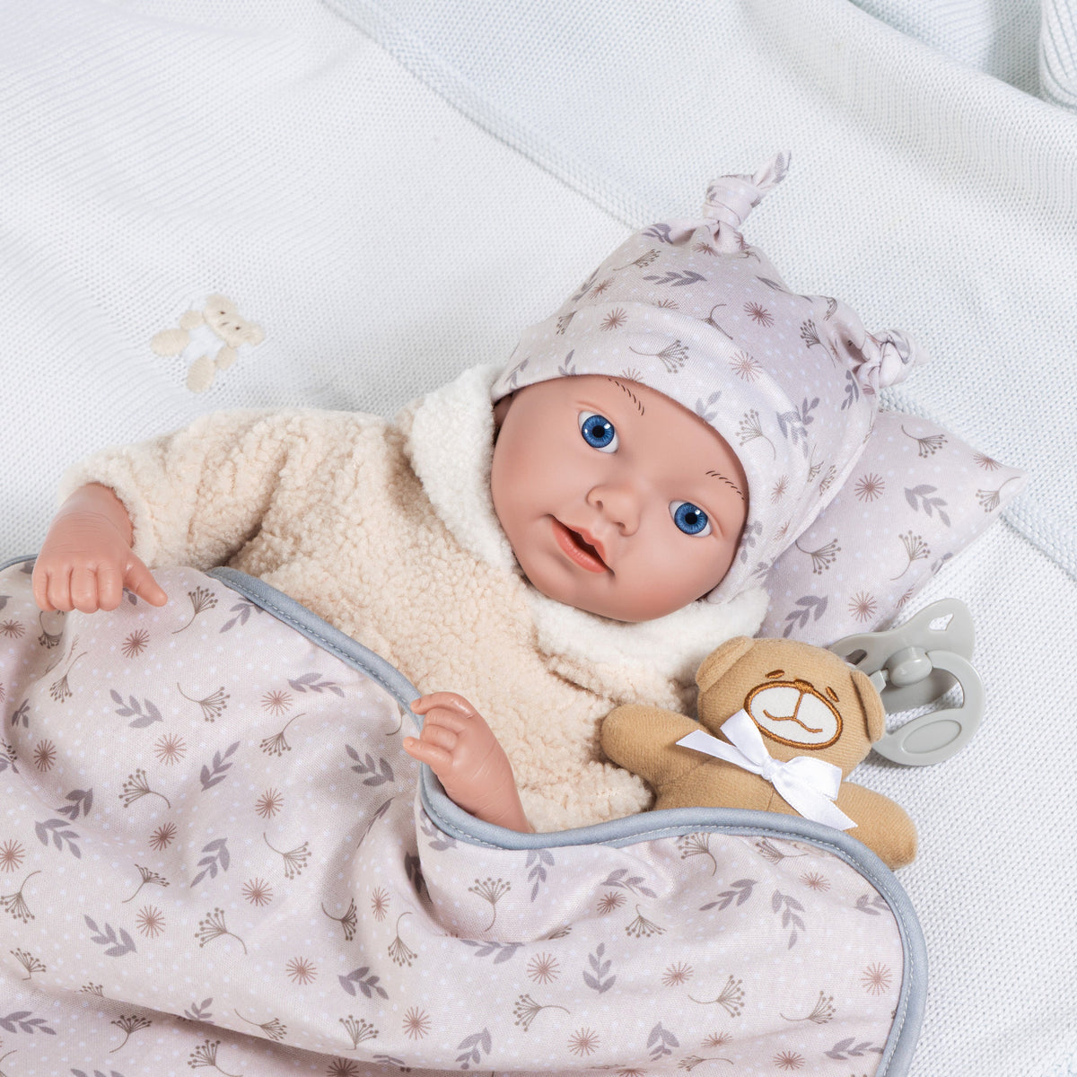 Reborn dúkka 38cm beige föt og teppi