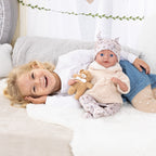Reborn dúkka 38cm beige föt og teppi