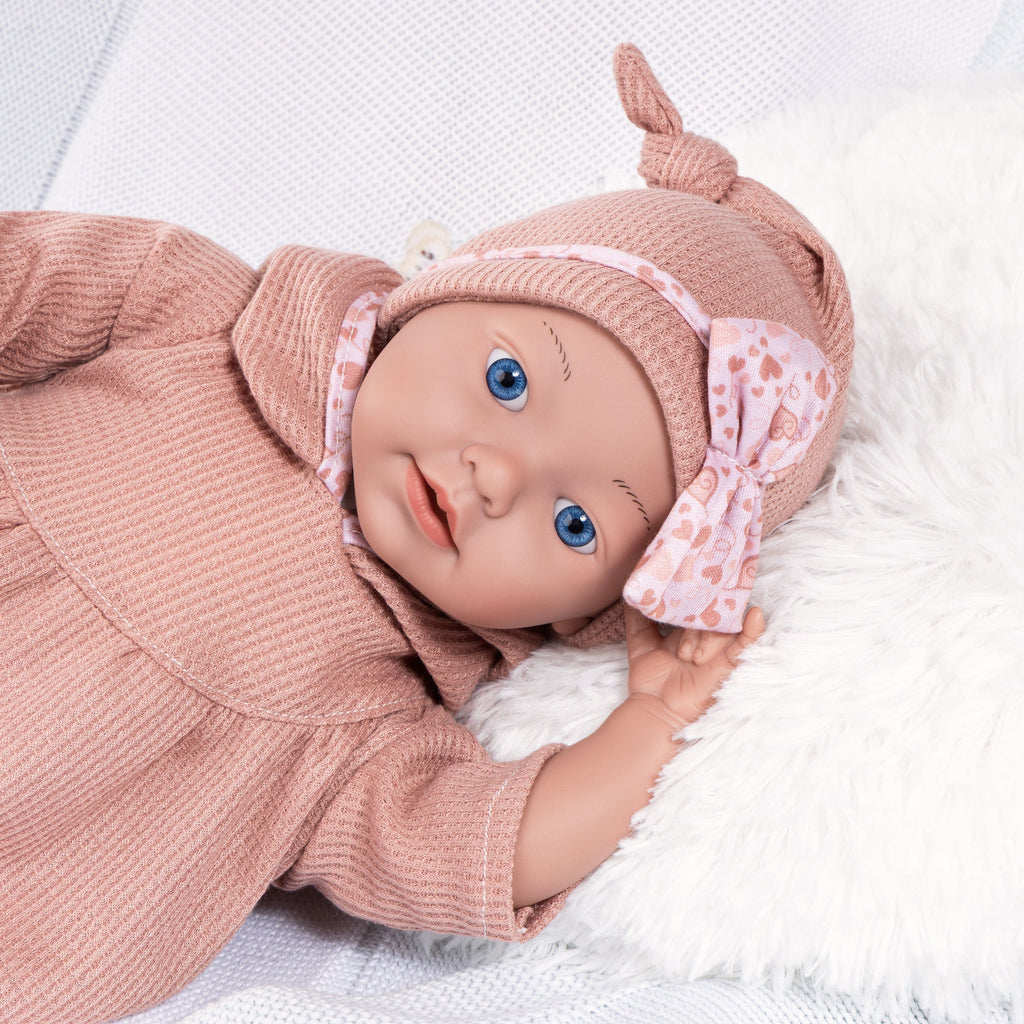 Reborn dúkka 38cm bleik föt og teppi