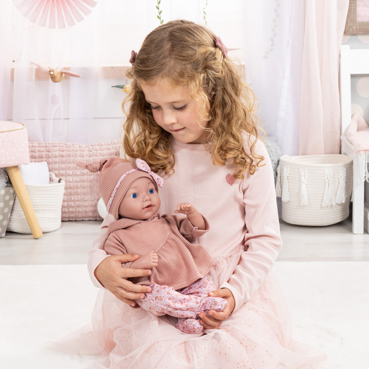 Reborn dúkka 38cm bleik föt og teppi